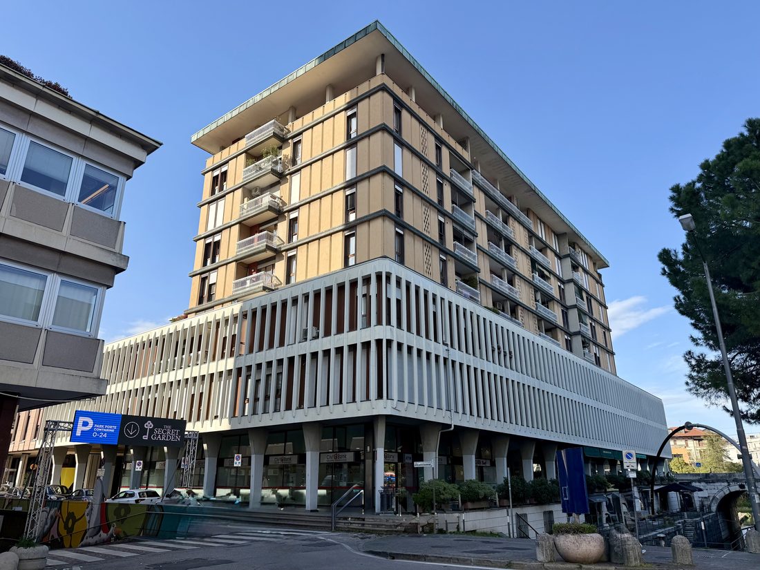 L'edificio che ospita lo studio, alle Porte Contarine, Padova